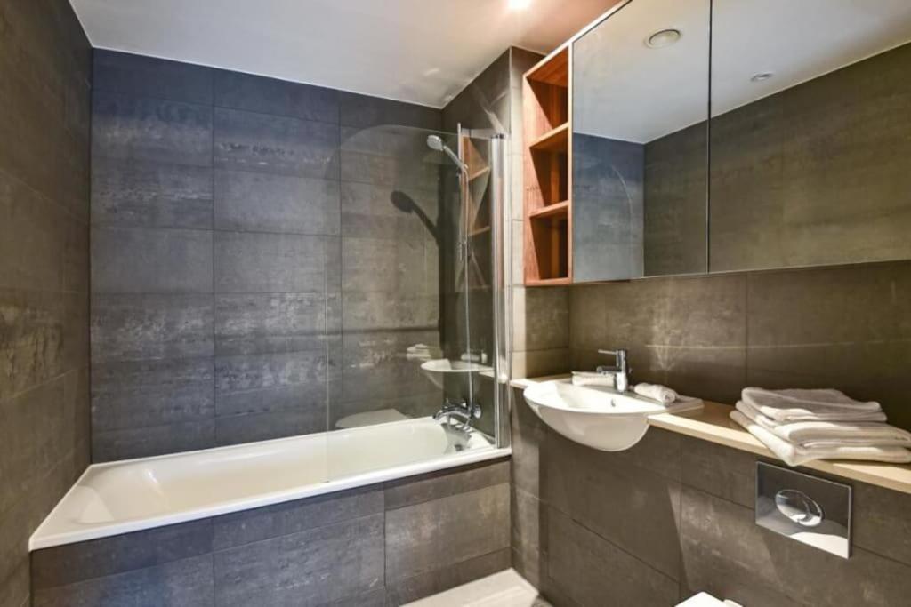 Luxury 2 Bedroom 2 Bathroom Apartment -Borough Market/ London Bridge Екстериор снимка